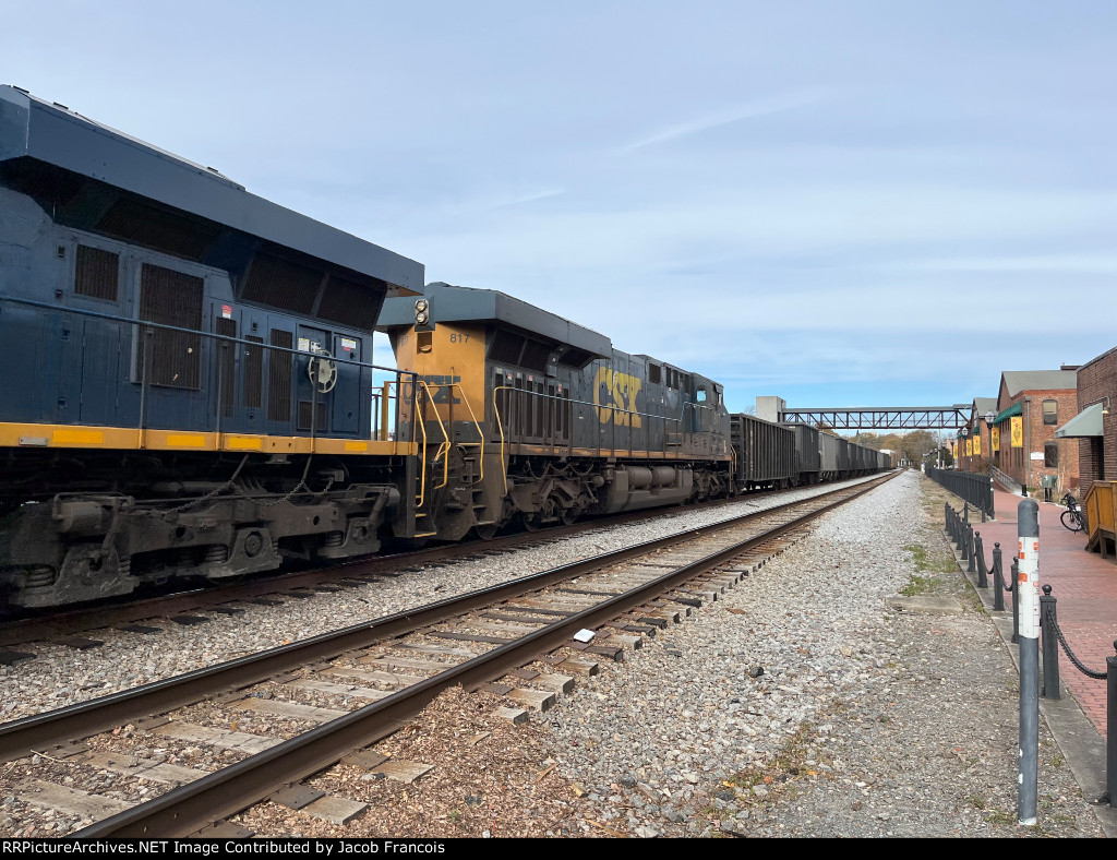 CSX 817